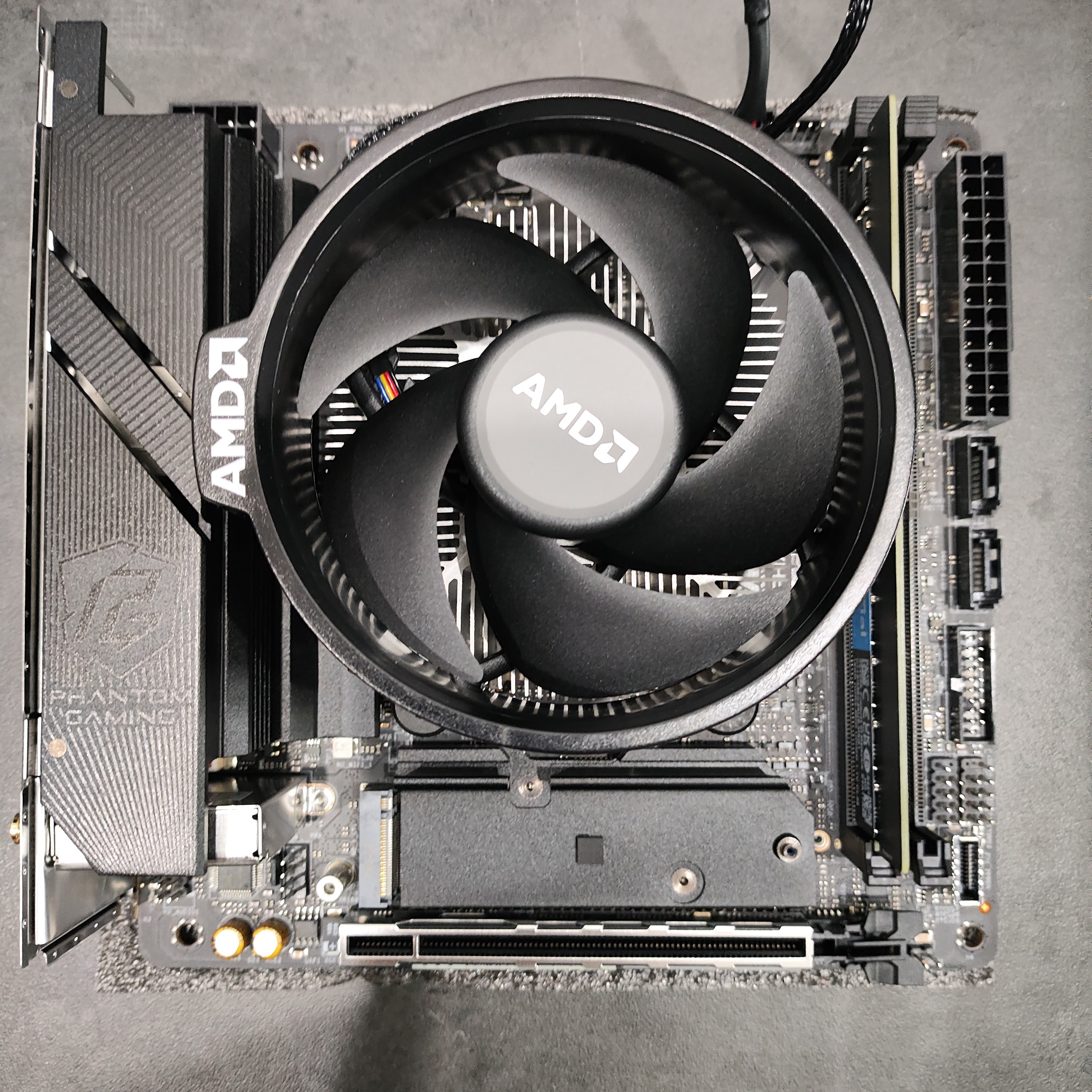 Carte mère AMD Phantom Gaming